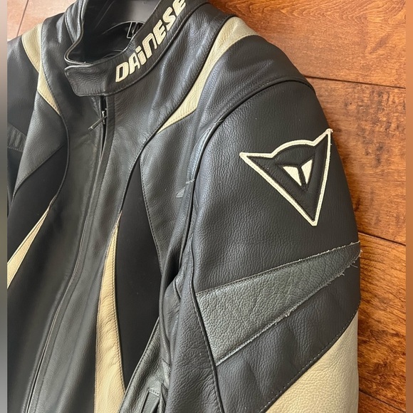 Mens Dainese Motorcycle Jacket Size 52 - Picture 4 of 13